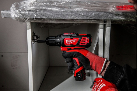 Zestaw elektronarzędzi MILWAUKEE M12 BDD-201C