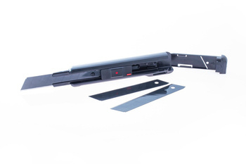 NÓŻ BLACK + 2 ostrza 18mm wysuwany nożyk MOTIVE